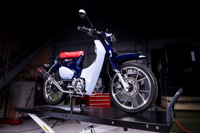 【ヤマモトレーシング】ヤマモト.R SPEC-A SUS UP カーボン スーパーカブC125 18-(2BJ-JA48)【カタログ品番：P094-8120】【メーカー品番：10131-71SCJ】