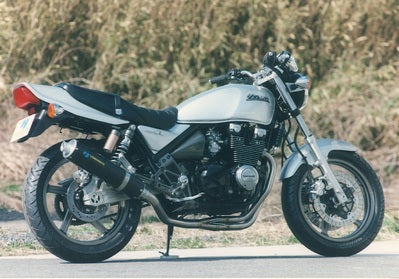 【ヤマモトレーシング】ヤマモト.R ステン4-1 カーボンサイレンサー ZEPHYR400 x【カタログ品番：P026-4016】【メーカー品番：40400-11SCB】