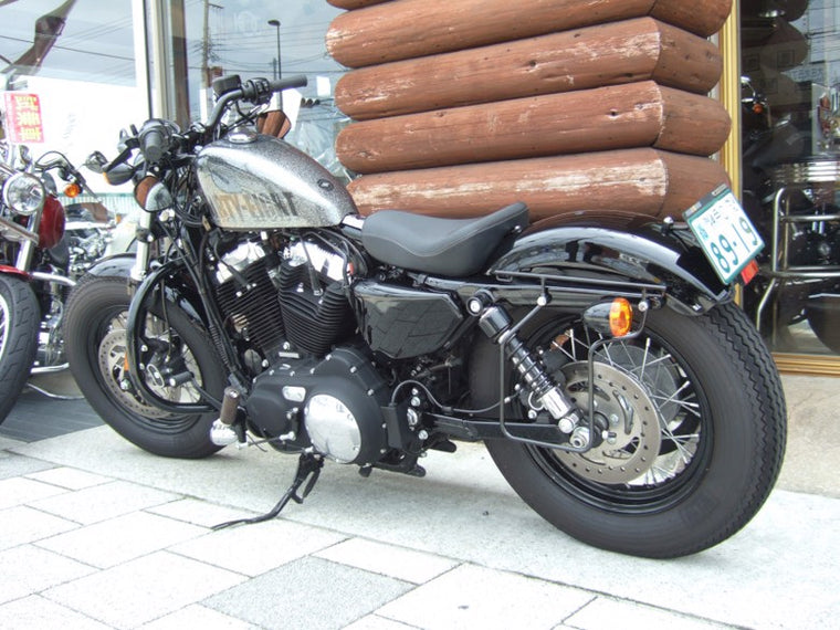 【デグナー】デグナー サドルバックサポート BK スポーツスター 04-19(-03は不可)【カタログ品番：P068-7904】【メーカー品番：SBS-1】