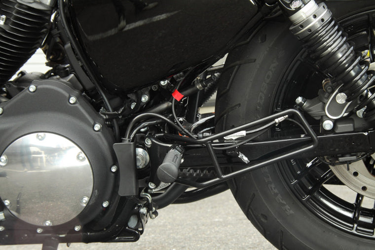 【デグナー】デグナー サドルバックサポート BK スポーツスター 04-16【カタログ品番：P073-0150】【メーカー品番：SBS-3】
