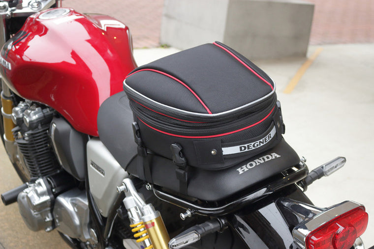 【デグナー】デグナー シートバッグ RED PIPING【カタログ品番：P084-6221】【メーカー品番：NB-151】
