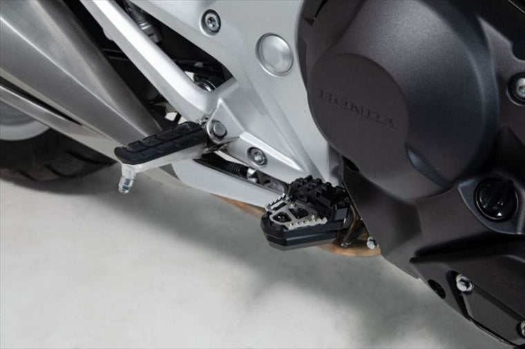 【エスダブリューモーテック】SWモーテック ブレーキペダルエクステンション BLK NC700／750 FBE0169910000/B
