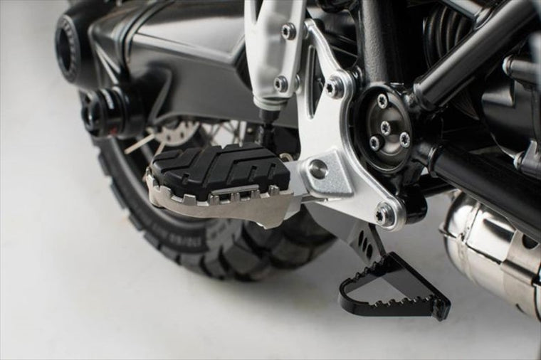 【エスダブリューモーテック】SWモーテック    ION フットレストキット             BMW R nineT SCRAMBLER 16／R nineT GS 16 FRS0701110800/S