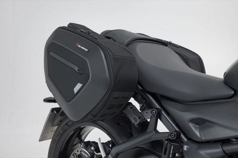 【エスダブリューモーテック】SWモーテック    PRO BLAZEサドルバッグセット     ハイバージョン TRIUMPH TRIDENT660 21 BCHTA1174031100