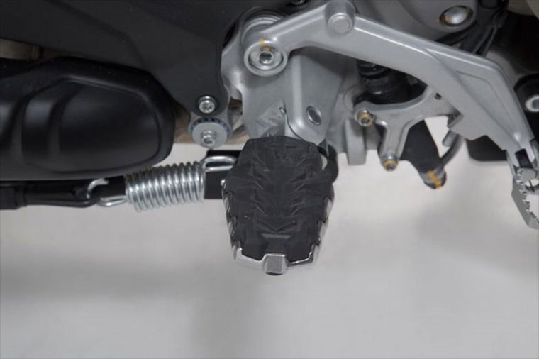 【エスダブリューモーテック】SWモーテック EVO フットレストキット DUCATI MULTISTRADA V4 20 FRS2211210200