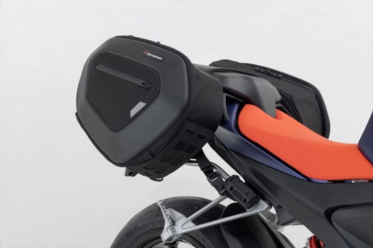 【エスダブリューモーテック】SWモーテック    PRO BLAZEサドルバッグセット     ハイバージョン APRILIA TUONO660／RS 660 BCHTA1374030000