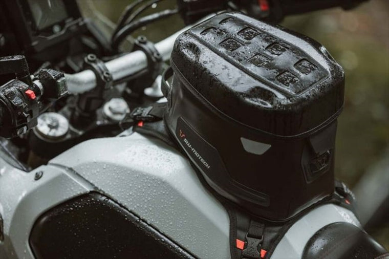 【エスダブリューモーテック】SWモーテック    PRO完全防水クロスタンクバッグ    （ストラップ式） 5.5L／24x27x19.9 cm／900g／EVA.TPU BCWPB0002510000