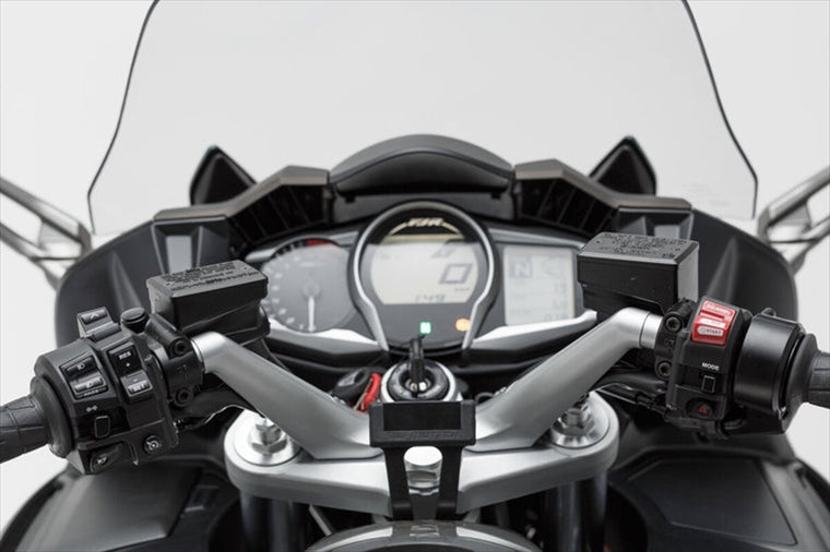 【エスダブリューモーテック】GPSマウント (ハンドル) FJR1300 04 GPS0664610200/B