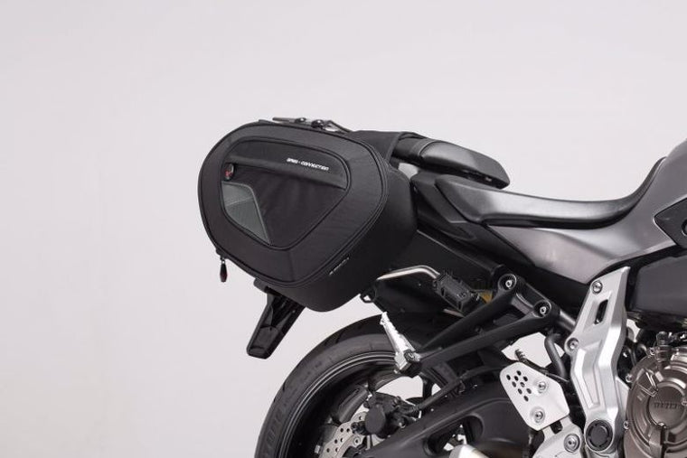 【エスダブリューモーテック】SWモーテック BLAZE サドルバッグセット MT-07 MOTO CAGE TRACER【カタログ品番：P097-4977】【メーカー品番：BCHTA0674010801/B】