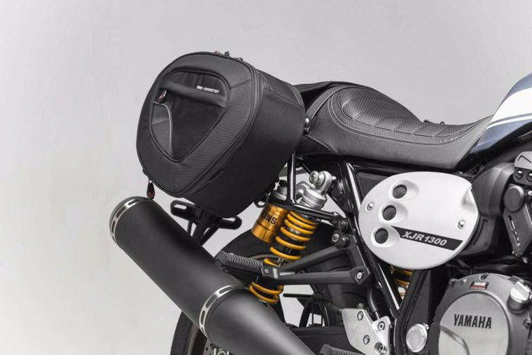【エスダブリューモーテック】SWモーテック BLAZE サドルバッグセット ハイver XJR1300 15-20【カタログ品番：P097-4978】【メーカー品番：BCHTA0674010901/B】