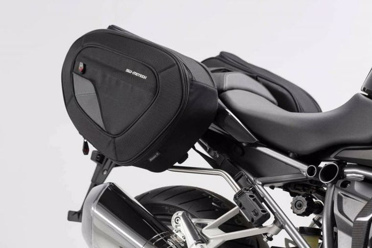 【エスダブリューモーテック】SWモーテック BLAZE サドルバッグセット ハイver BMW R1200R 15-16 R1200RS 15-【カタログ品番：P097-4991】【メーカー品番：BCHTA0774010601/B】