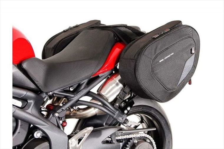 【エスダブリューモーテック】SWモーテック    BLAZE サドルバッグセット ハイver  TRIUMPH SPEED TRIPLE 1050／R 10-15 BCHTA1174010101/B