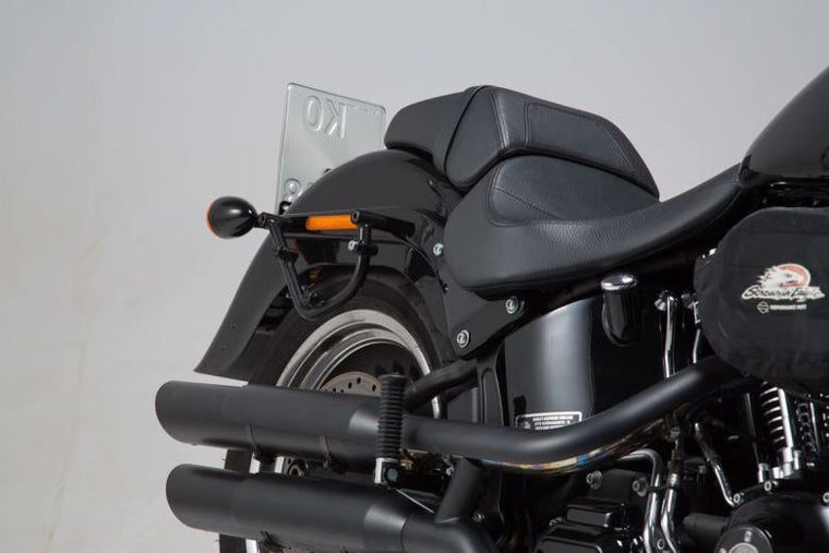 【エスダブリューモーテック】SWモーテック SLCサイドキャリア(右) HARLEY SOFTAIL FATBOY 07-17【カタログ品番：P097-5154】【メーカー品番：HTA1889311000】