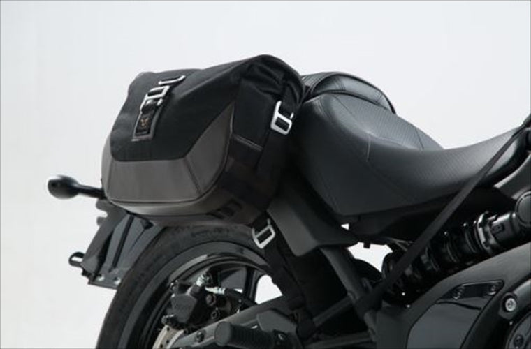 【エスダブリューモーテック】SWモーテック    LEGENDGEAR LS2 サドルバッグ  13.5L W14xH35xD31cm BCHTA0040210000