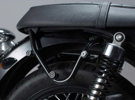 【エスダブリューモーテック】SWモーテック SLCサイドキャリア(右) TRIUMPH BONNEVILLE T100 SE THRUXTON900 -15 SCRAMBLER -19【カタログ品番：P085-1024】【メーカー品番：HTA1150911000】