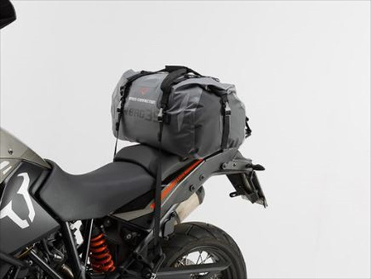 【エスダブリューモーテック】SWモーテック DRYBAG 350 GRY／BLK 35L／58x28x28cm／1150g BCWPB0000110001