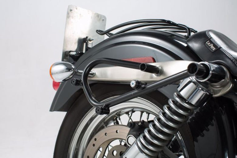 【エスダブリューモーテック】SWモーテック SLCサイドキャリア(右) HARLEY DYNA STREET BOB 06-08 LOW RIDER -09 WIDE GLIDE -08【カタログ品番：P088-3623】【メーカー品番：HTA1877811000】
