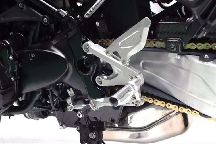 【ゲイルスピード】エラボレート フットコントロールKIT SIL  Z900RS 18-21/CAFE 18-22 FCK7002S