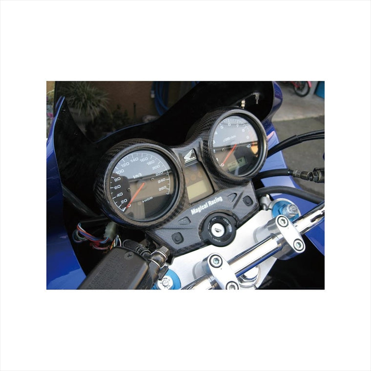 バイクパーツ 電装系<br>マジカルレーシング メーターカバー 綾織カーボン <br>001-CB1303-080A 4547424698285<br>CB1300SF 03-<br>