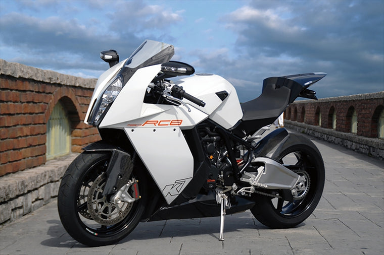 MOTO VELOCE(モトベローチェ)｜リアフェンダー 綾織カーボン ｜D01-RC808-500A