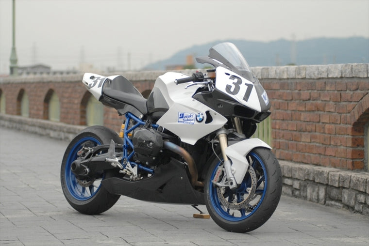 MOTO VELOCE(モトベローチェ)｜ゼッケンプレート 綾織/カーボン ｜D01-HP2108-700A