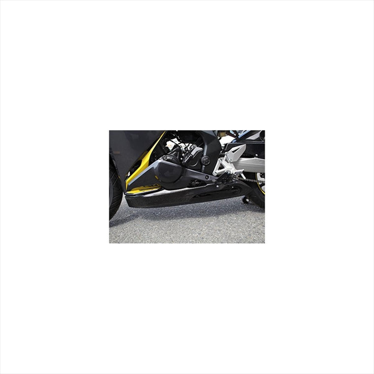バイクパーツ 外装<br>マジカルレーシング アンダーカウルトレー 綾織カーボン <br>001-CBR217-170A 4549950475170<br>CBR250RR 17-<br>