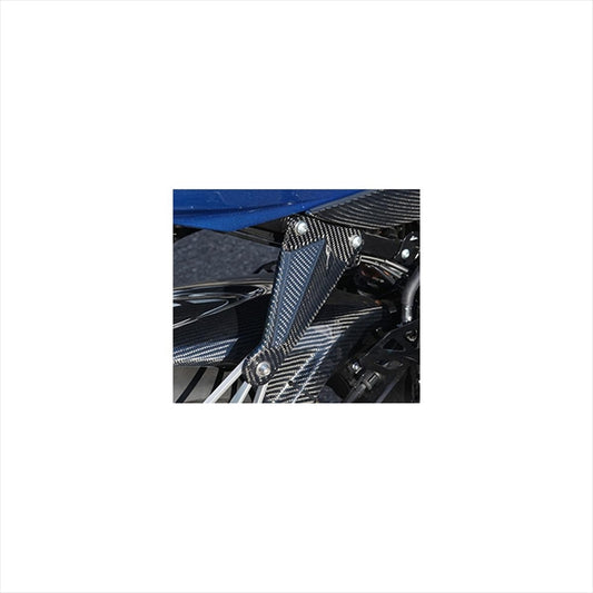 バイクパーツ 外装<br>マジカルレーシング マフラーステー 綾織/カーボン <br>001-GSR117-640A 4549950623830<br>GSXR1000 17<br>