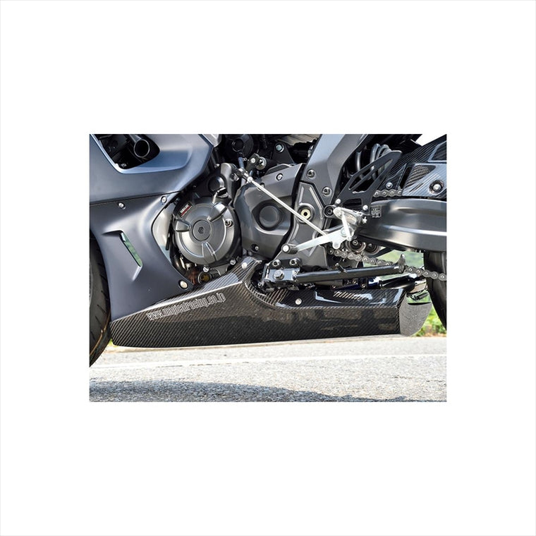 バイクパーツ 外装<br>マジカルレーシング アンダーカウル FRP黒 <br>001-YZR722-1701 4550255766962<br>YZF-R7 22<br>