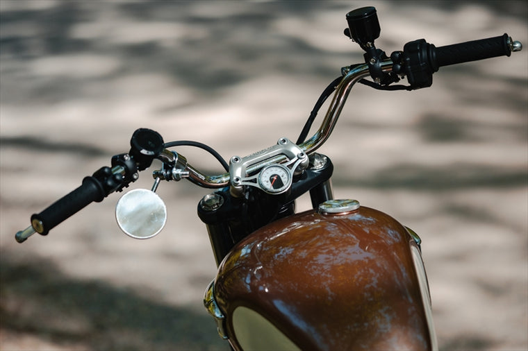 MOTONE CUSTOMS(モートーン)｜フロントフォークキャップ CAPOS チタン｜MMU562