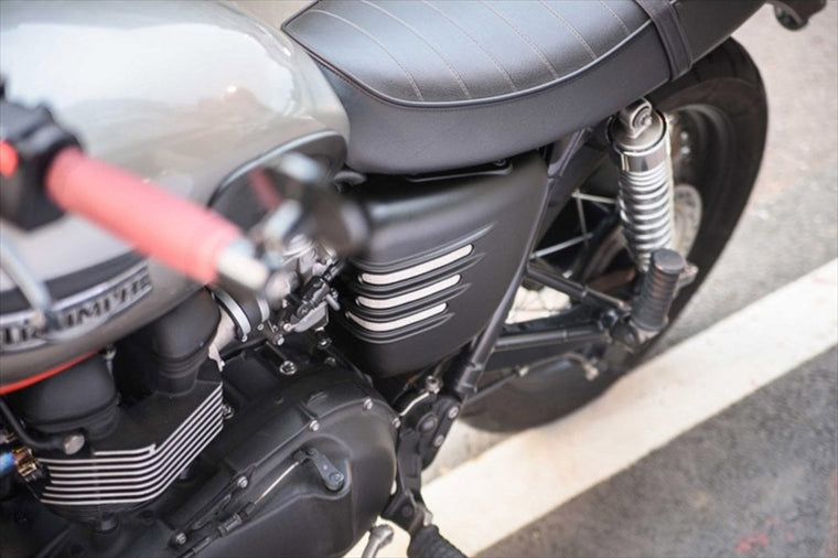 MOTONE CUSTOMS(モートーン)｜サイドカバー リブ マットブラック｜MTE129