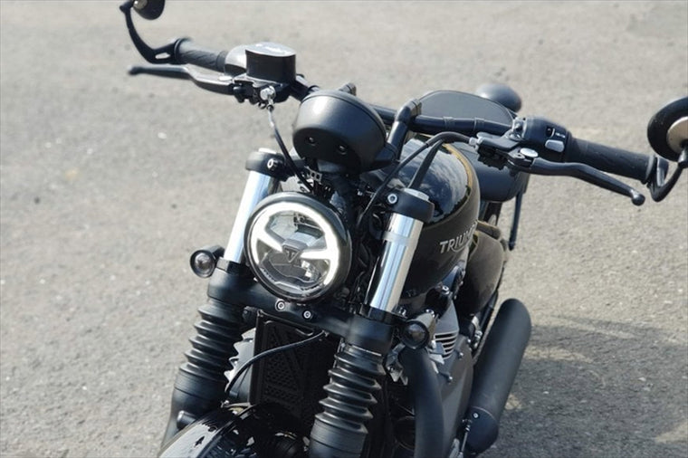 MOTONE CUSTOMS(モートーン)｜フロントウインカーステー 47mmフォーククランプ ブラック M10｜PXN047B