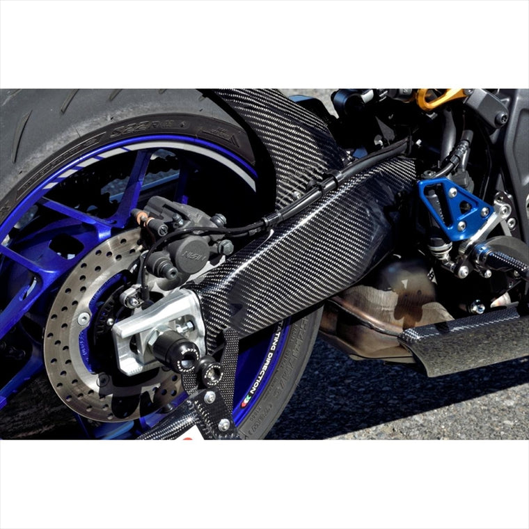 バイクパーツ 外装<br>マジカルレーシング スイングアームカバー/綾織カーボン<br>001-MT0922-550A 4550255839512<br>MT-09/SP 21-<br>