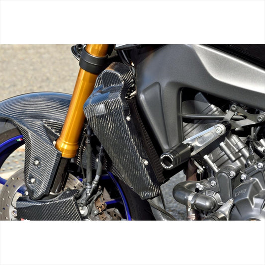 バイクパーツ 外装<br>マジカルレーシング ラジエターシュラウド/綾織カーボン<br>001-MT0922-25WA 4550255863500<br>LEDウインカービルトイン アッパーカウル用MT-09/SP 21<br>