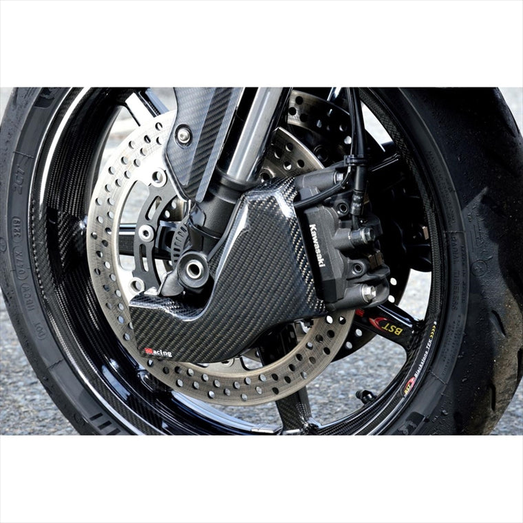 バイクパーツ 外装<br>マジカルレーシング キャリパークーリングダクト/FRP・カーボン綾織<br>001-Z9RS18-980A 4550255867171<br>Z900RS 18-20<br>
