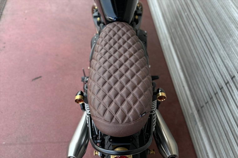 MOTONE CUSTOMS(モートーン)｜シート BLACKADDER ダイヤモンドステッチ タバコブラウン｜MSM036