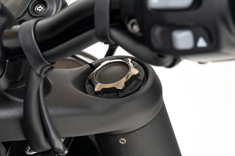 MOTONE CUSTOMS(モートーン)フロントフォークキャップ CAPOS アルミ ブラック/ポリッシュMMU630
