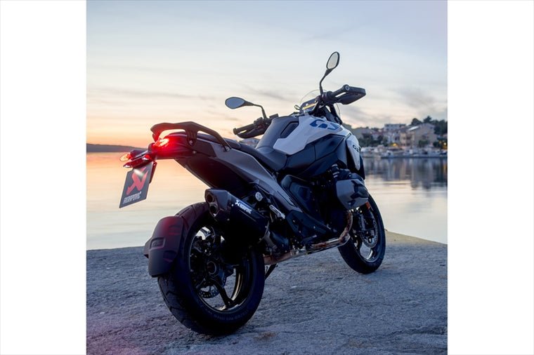 AKRAPOVIC(アクラポビッチ)スリップオンライン チタン ブラック JMCAS-B13SO4-HJGTBLJPP