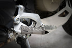 AKRAPOVIC(アクラポビッチ)｜アドベンチャーフットペグセット チタン｜F-D12T1
