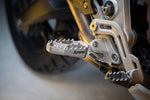 AKRAPOVIC(アクラポビッチ)｜アドベンチャーフットペグセット チタン｜F-T12T1