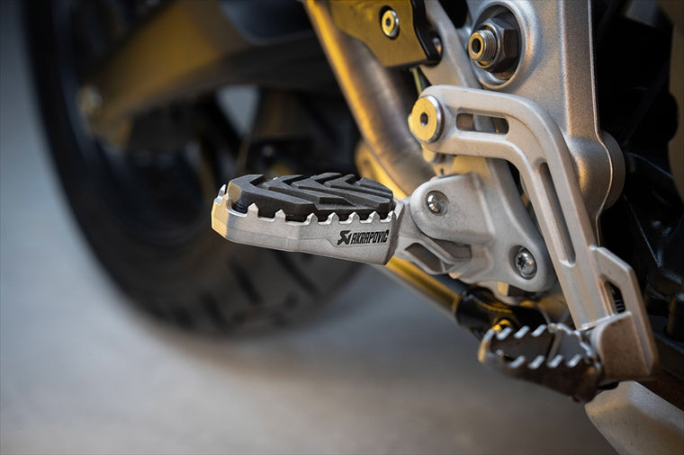 AKRAPOVIC(アクラポビッチ)｜アドベンチャーフットペグセット チタン｜F-T12T1
