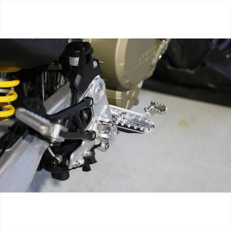アエラ｜AELLA アルミ削り出し可変ステップバーキット POL Hypermotard698Mono｜AE-11012 PO