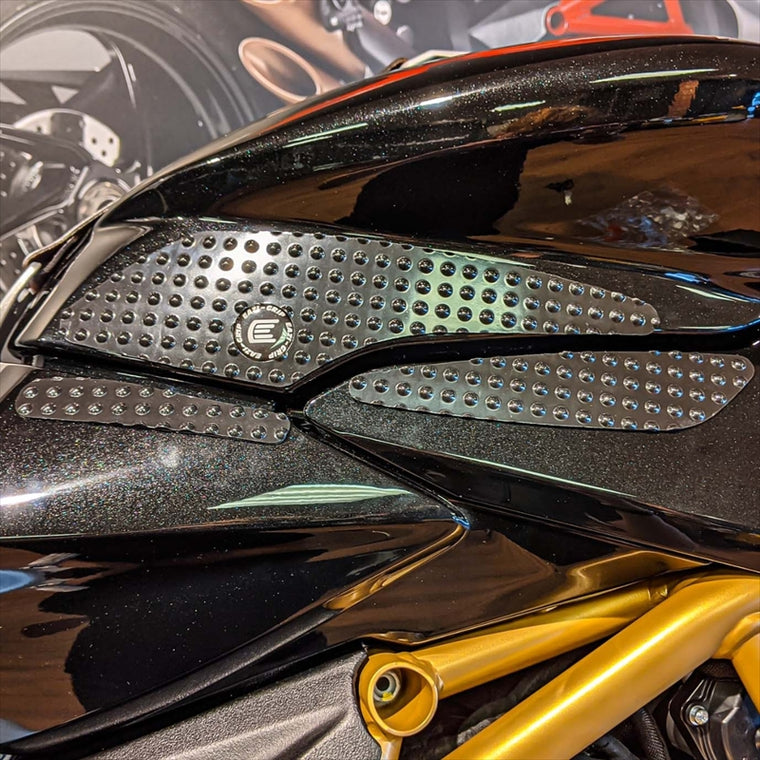 R&G(アールアンドジー)｜Eazi-Grip Tank Grips:EVO:BLACK COLOR｜RG-EVO607BL