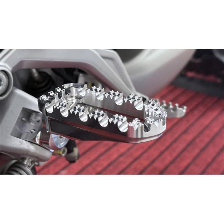 アエラ｜AELLA アルミ削り出し可変ステップバーキット ホワイト (Multistrada V4 RS)｜AE-11013-WT