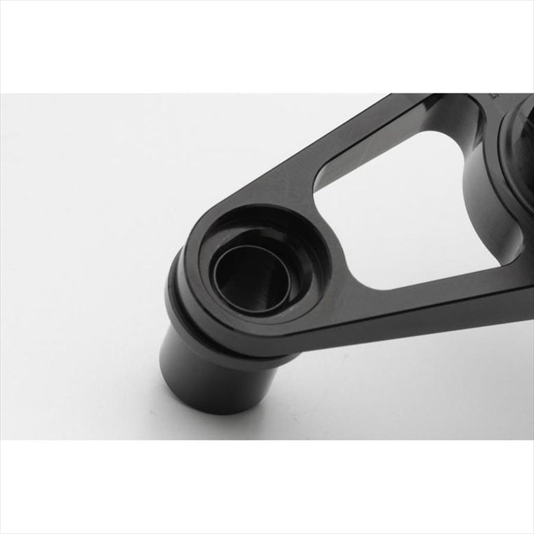 アエラ｜ナビゲーションステー/取付穴間77-81mm可変 ブラック サインハウス デバイスホルダー用マウント:ブラック(Hypermotard950)｜AE-77024-SH5-BK