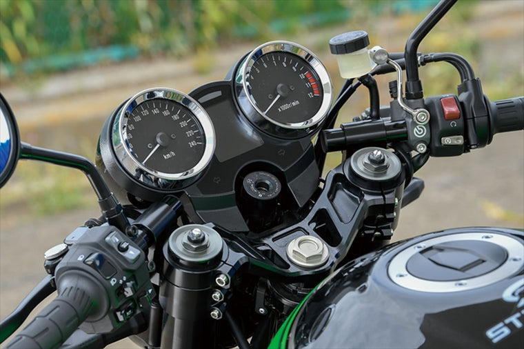 【ジーストライカー】ステムキット ブラック              Z900RSステムナット:ハードアルマイト SS-61177