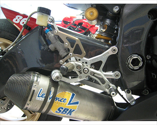 ROBBY MOTO ENGINEERING(ロビーモトエンジニアリング)|バックステップ SBK|0105-0023A