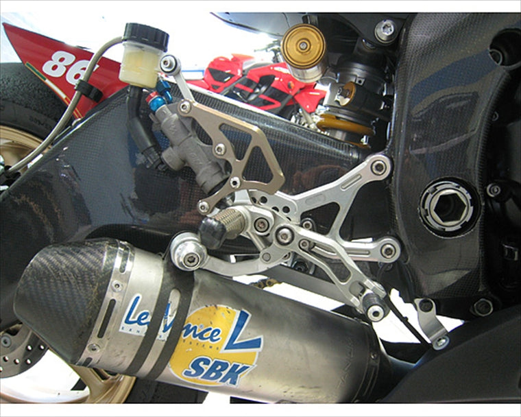 ROBBY MOTO ENGINEERING(ロビーモトエンジニアリング)｜バックステップ SBK｜0105-0023A