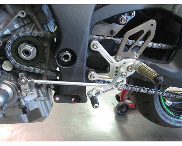 ROBBY MOTO ENGINEERING(ロビーモトエンジニアリング)｜バックステップ SBK｜0105-0016A