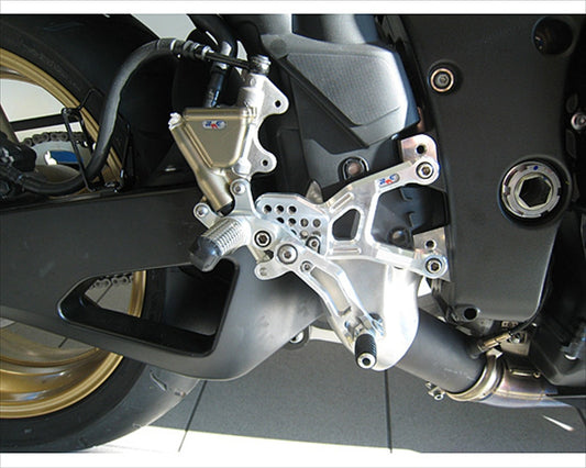 ROBBY MOTO ENGINEERING(ロビーモトエンジニアリング)｜バックステップ SBK｜0105-0025A
