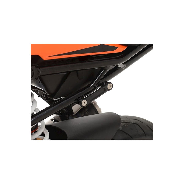 アールアンドジー｜Rear Footrest Plate:BLACK｜RG-BLP0127BK
